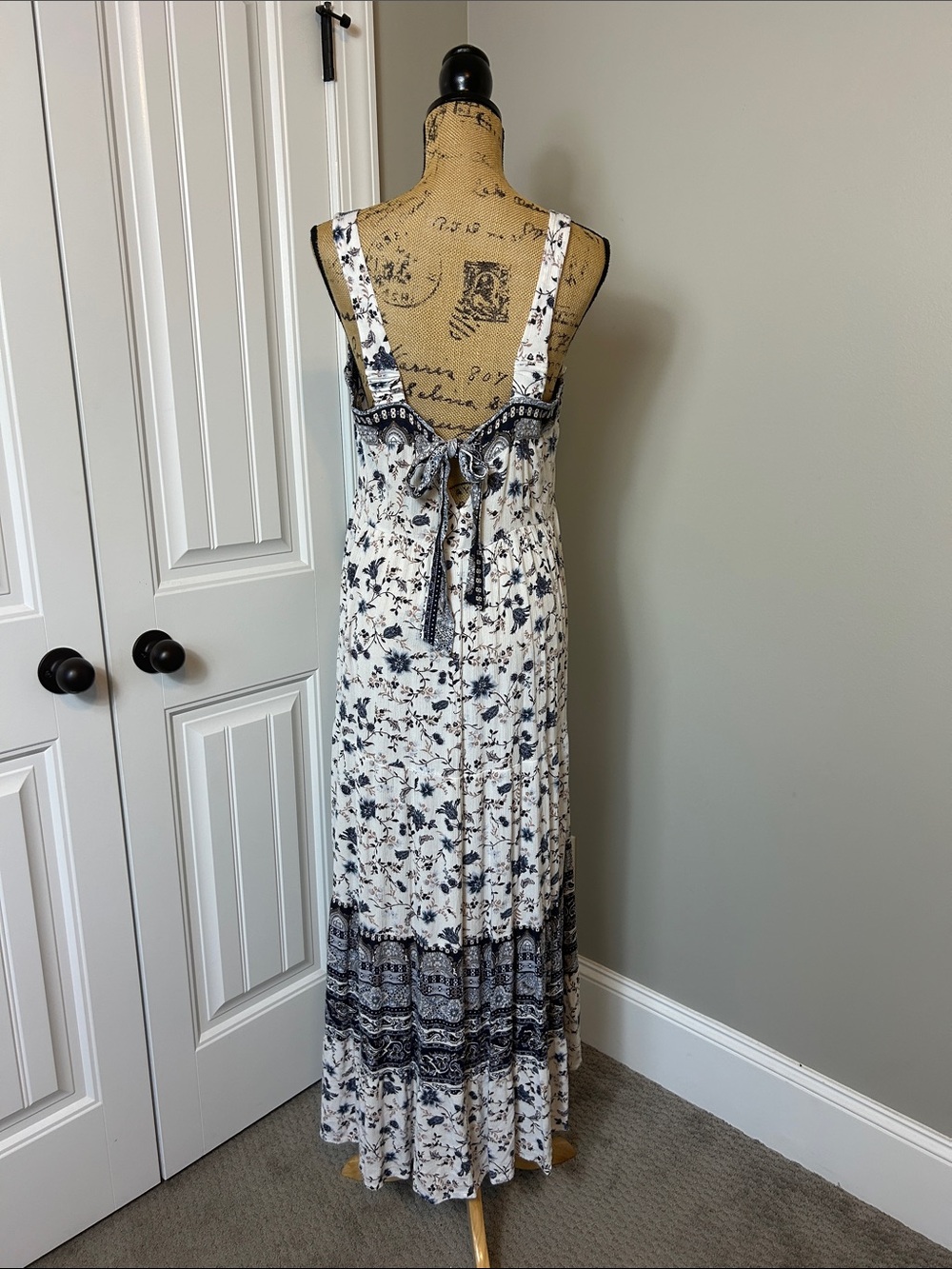 Knox Rose Maxi Dress - Picture 5 of 9